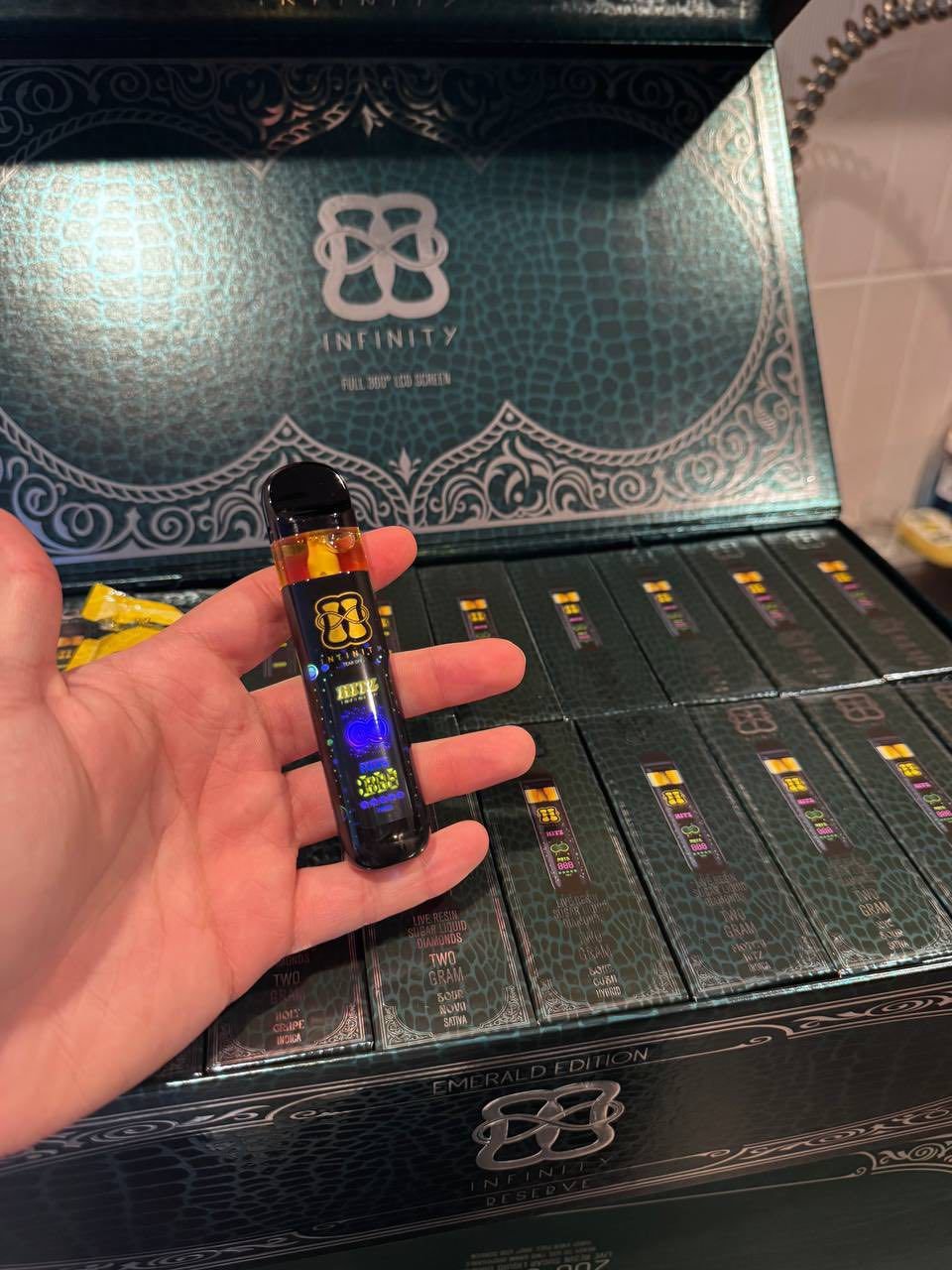 hitz infinity 2g emerald edition, hitz disposable, hitz carts, hitz cart, high in the zone