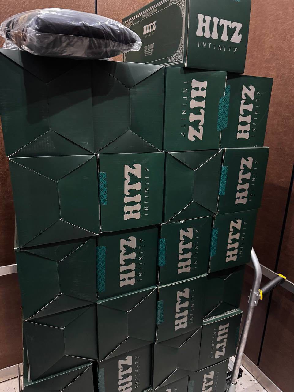 hitz infinity 2g emerald edition, hitz disposable, hitz carts, hitz cart, high in the zone