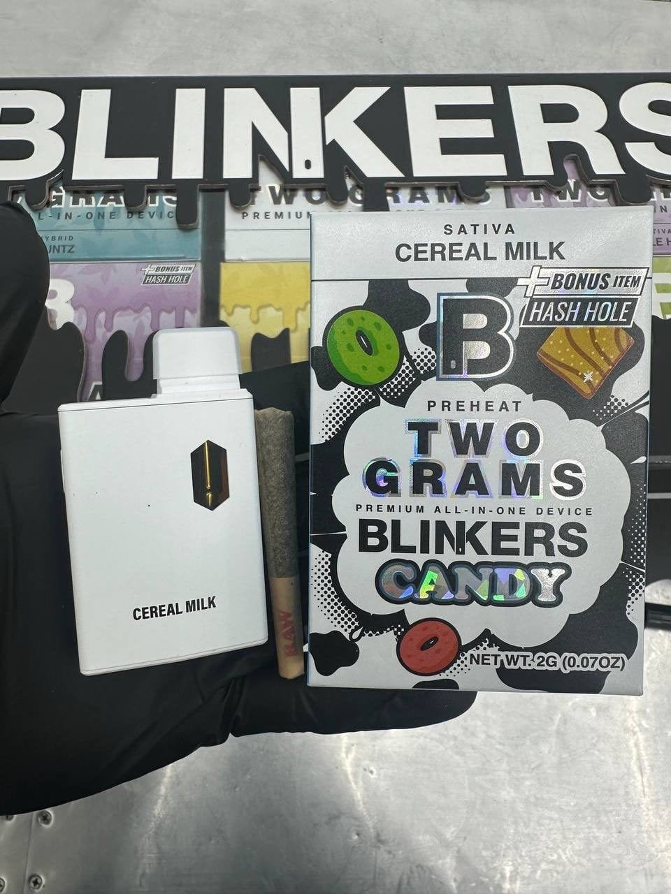 blinkers 2g with hash hole, blinkers vape, blinker disposable, blinker vape, blinker cart